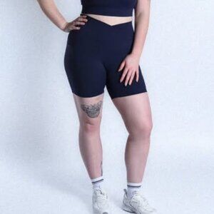 Arro Athletics Bestie Short 6" in Onyx - size 2x